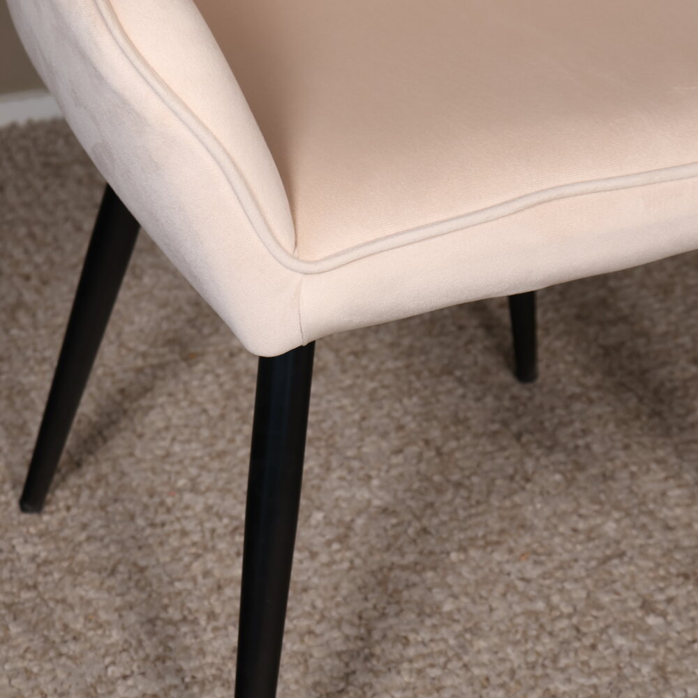 Eetkamerstoel met armleuning Darcio zand velvet eetstoel