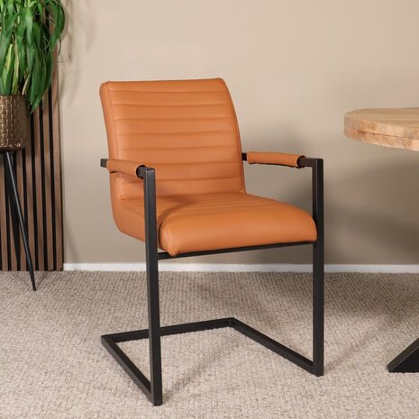 Lizzely Garden & Living Eetkamerstoel met armleuning cognac Noor industrieel design eetstoel