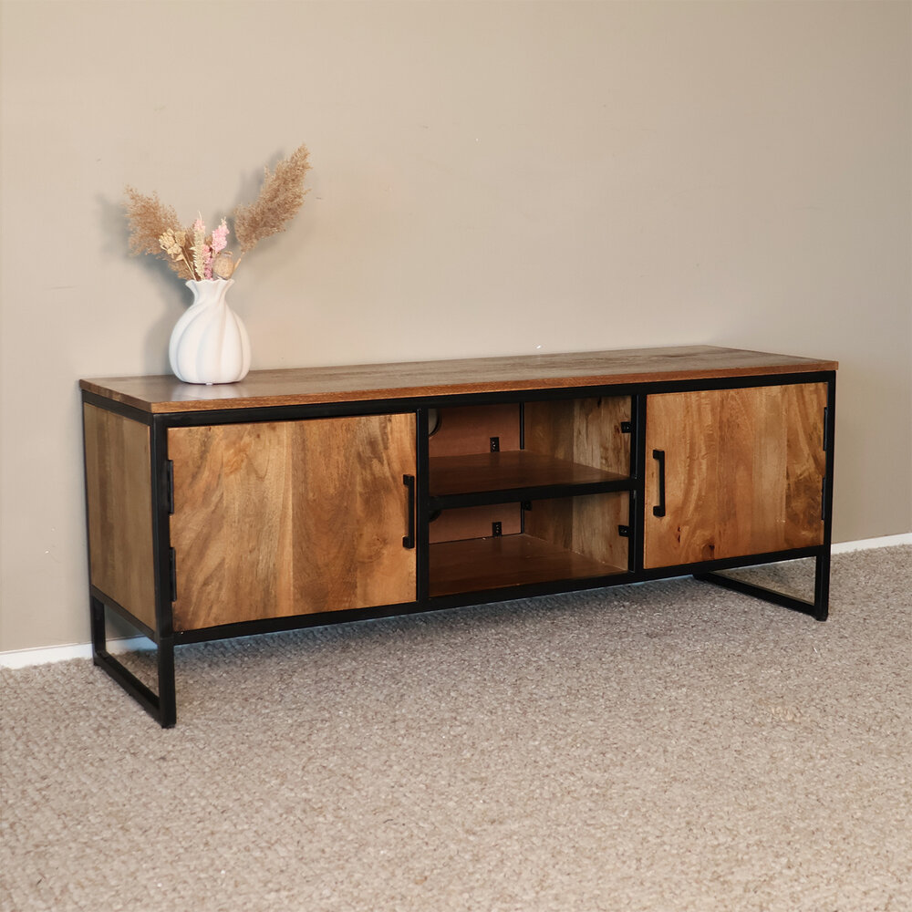TV meubel industrieel Liv duurzaam mangohout 130cm lengte mango