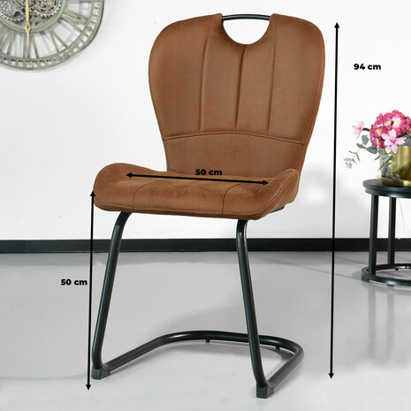 Lizzely Garden & Living Eetkamerstoel Yara met handgreep cognac microvezel eetstoel industrieel Lizzely Garden & Living Eetkamerstoel Yara met handgreep cognac microvezel eetstoel industrieel