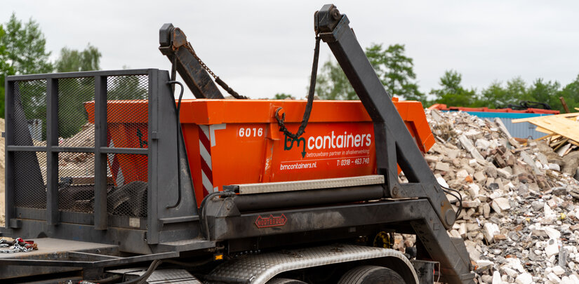 Hoe lang mag een container op de openbare weg of parkeerplaats staan?