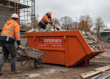 Bouwafval container huren voor je laatste sloopproject van het jaar