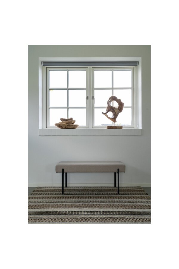 Swindon Bench – Bank, Stein mit schwarzen Beinen, 100 x 36 x 42,5 cm, HN1231