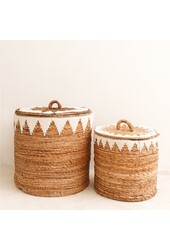 Wäschekorb mit Deckel, handgewebt aus Bananenfaser EMPAT Großer dekorativer Wäschekorb mit weißem Baumwoll-Makramee (2 Größen)