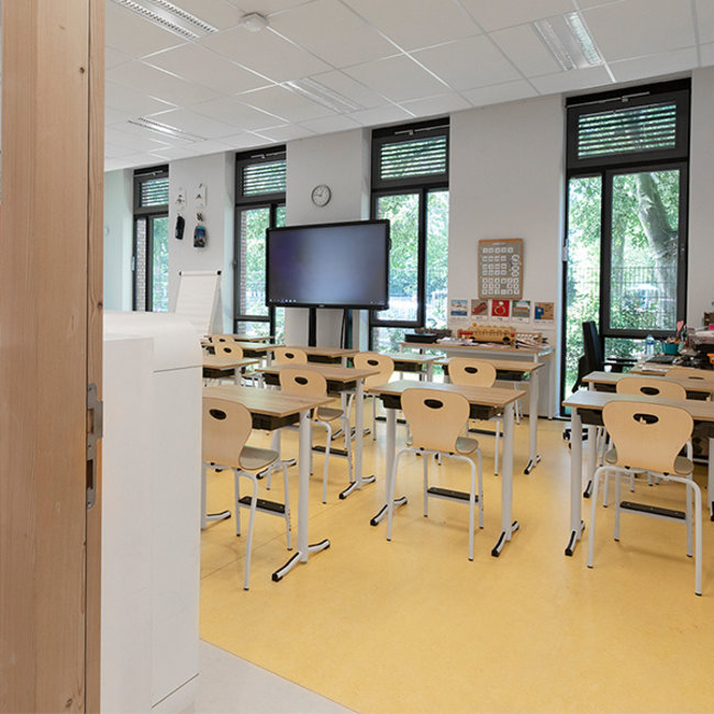 QuattroSwing-H6 leerlingstoel PO