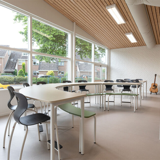 Sem gebogen bankje 103x25 BI