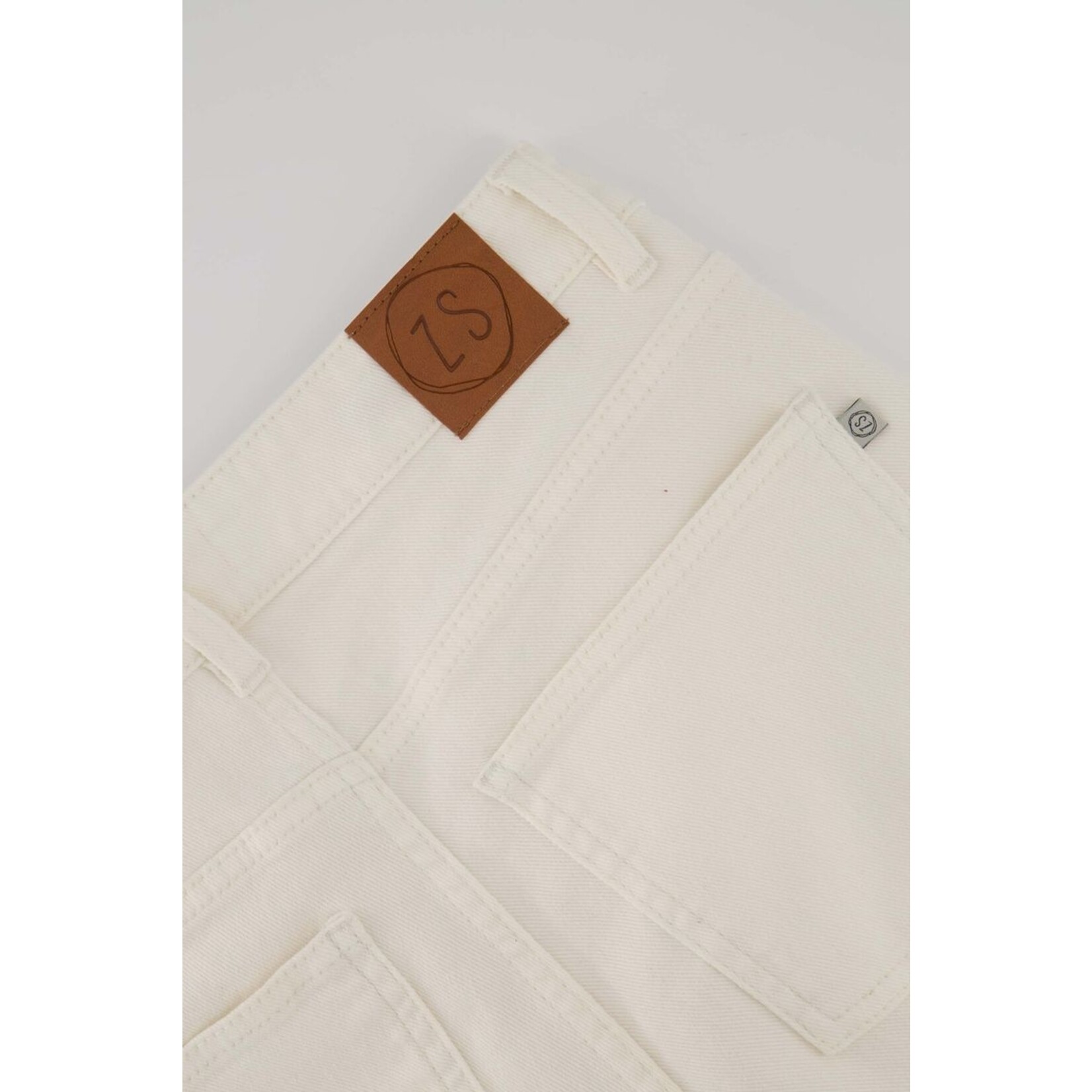 ZUSSS FLARED JEANS OFF WHITE MAAT M