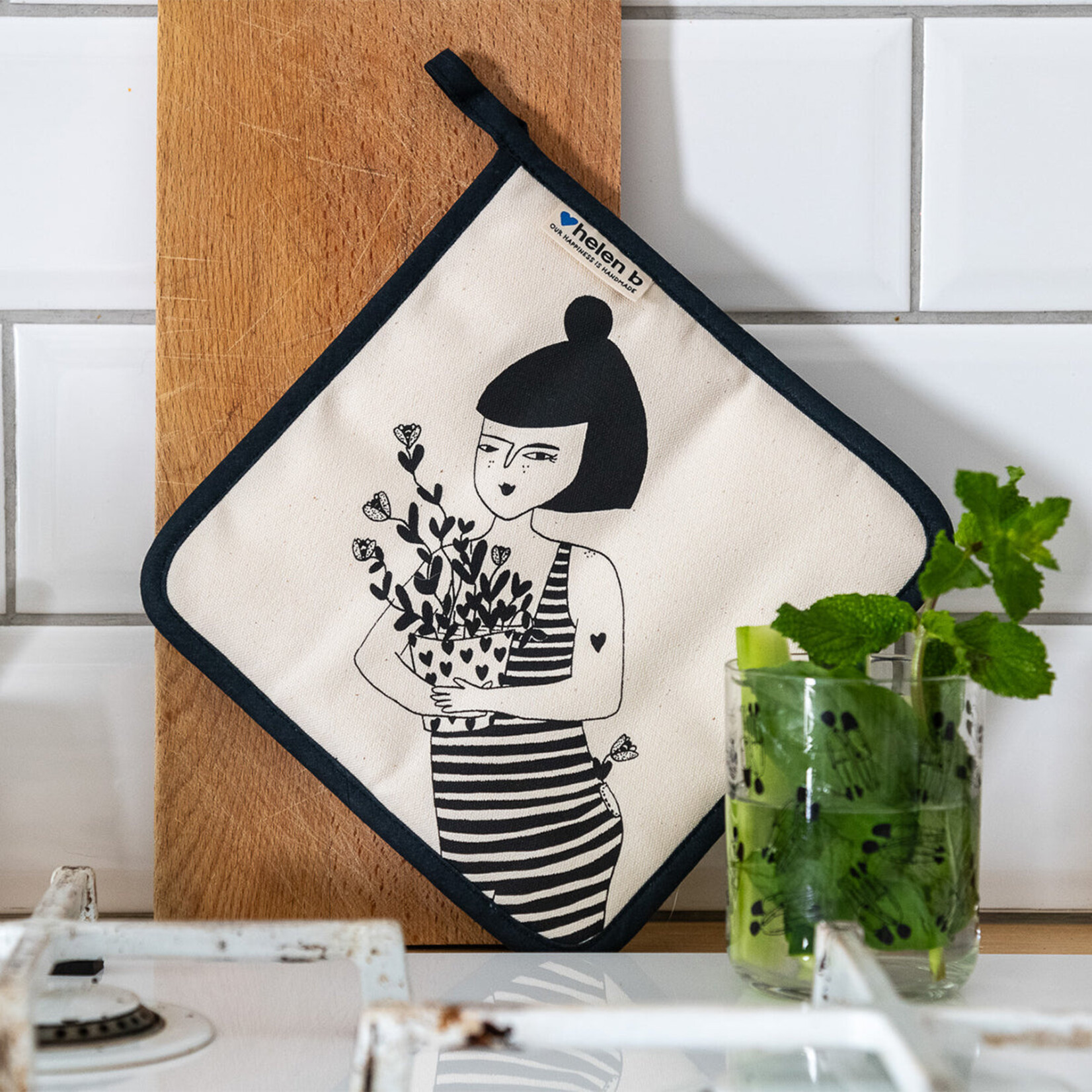 HELEN B PANNENLAP LILI FLOWER POT