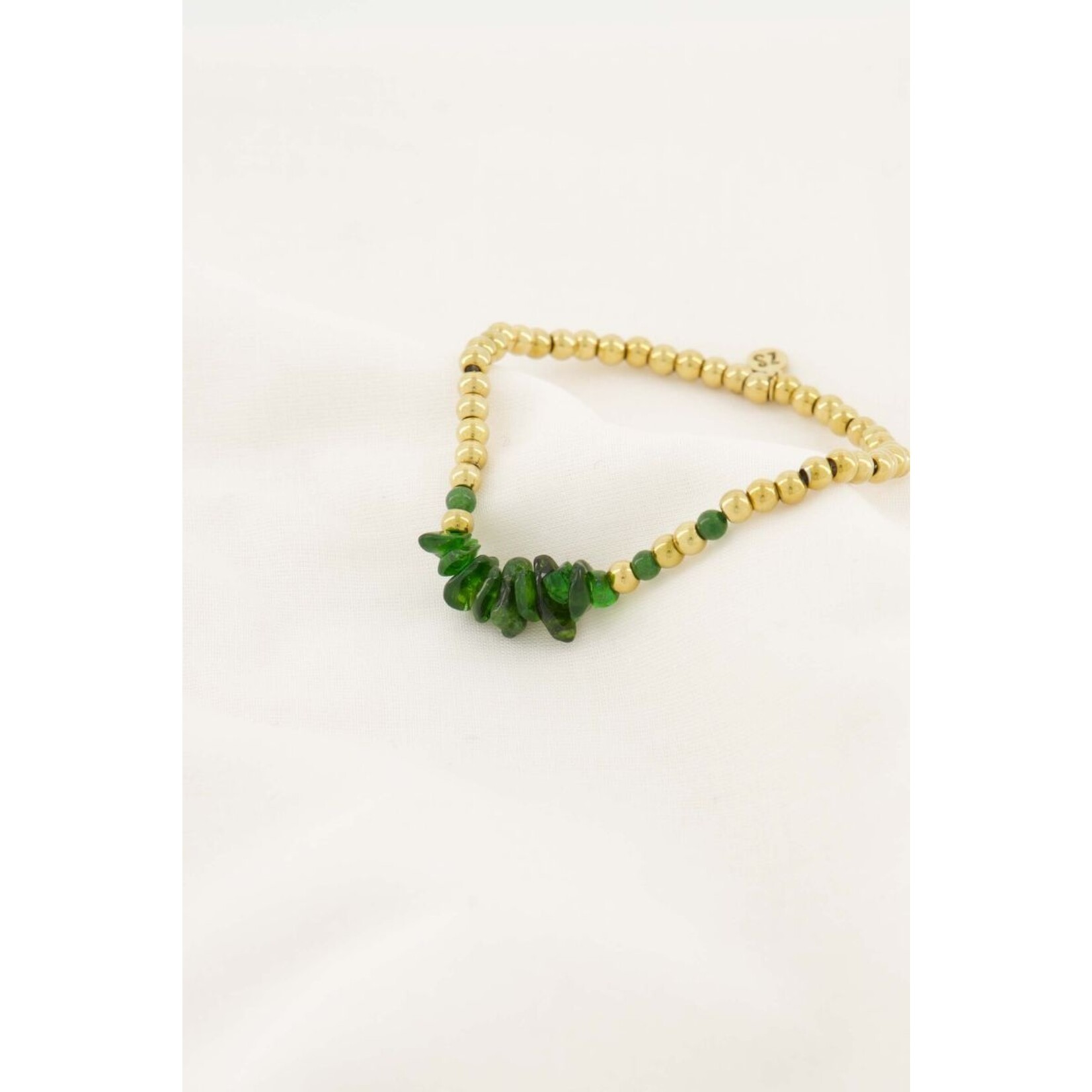 ZUSSS KRALENARMBAND MET GLASSTEEN DONKERGROEN