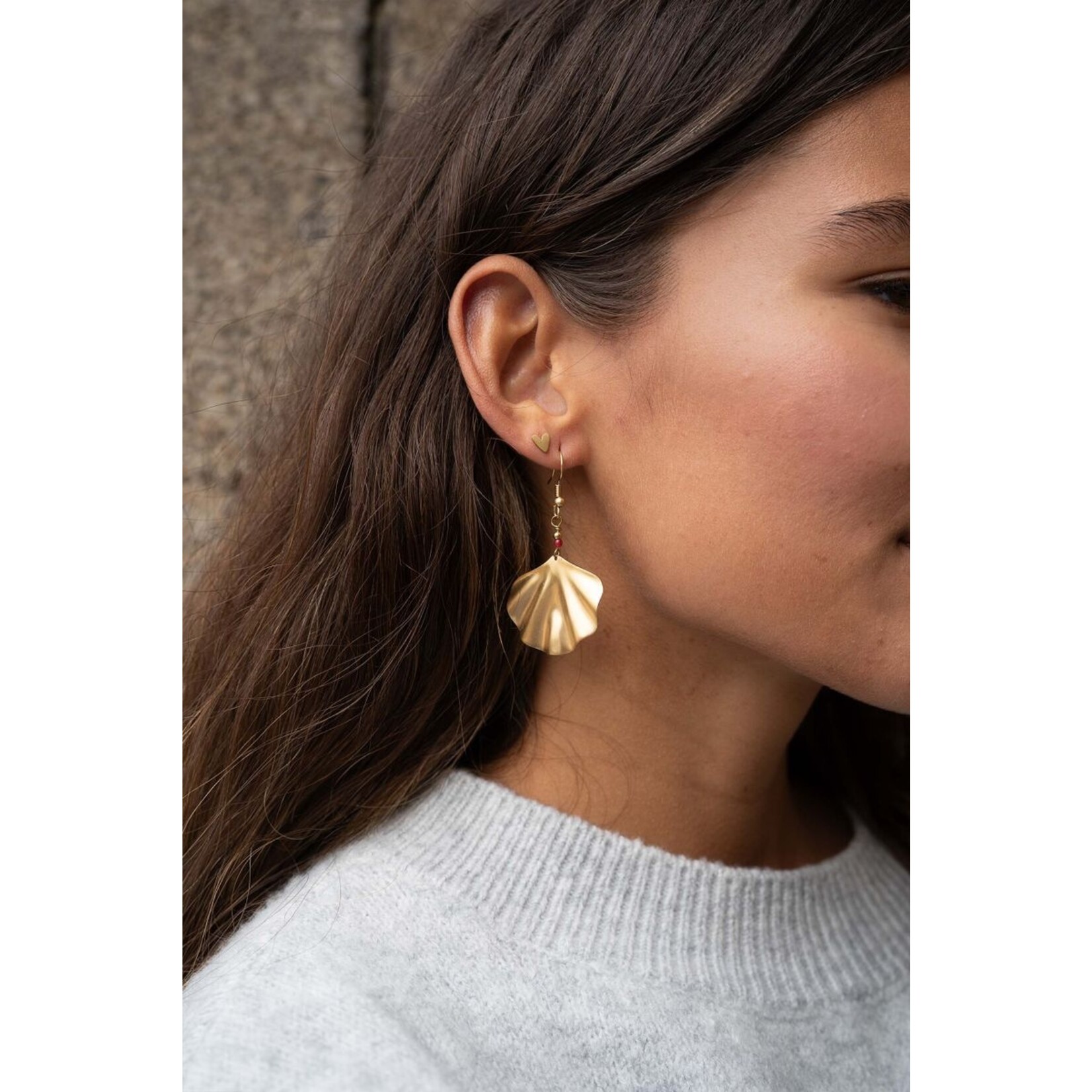 ZUSSS OORHANGERS GINKGO BLAD GOUD