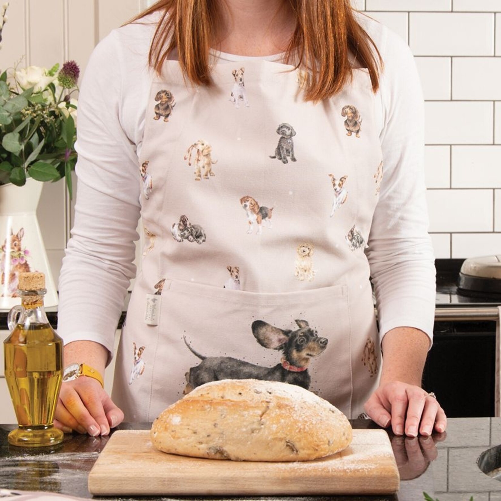 Wrendale KEUKENSCHORT TECKEL 'A DOG'S LIFE'