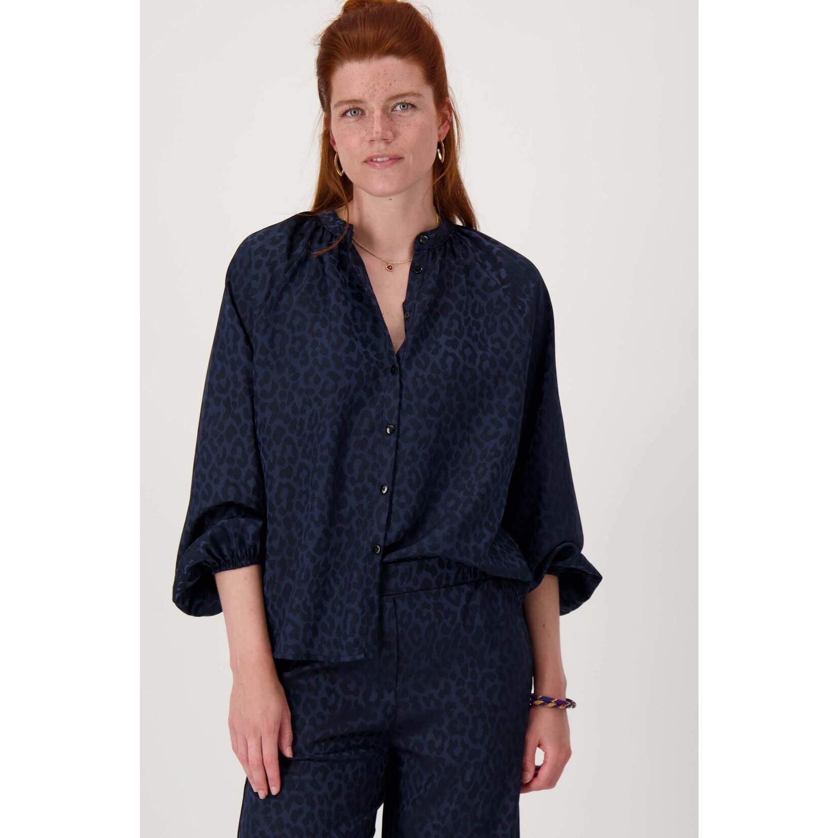 ZUSSS SET VAN 2 KRALEN ARMBANDEN