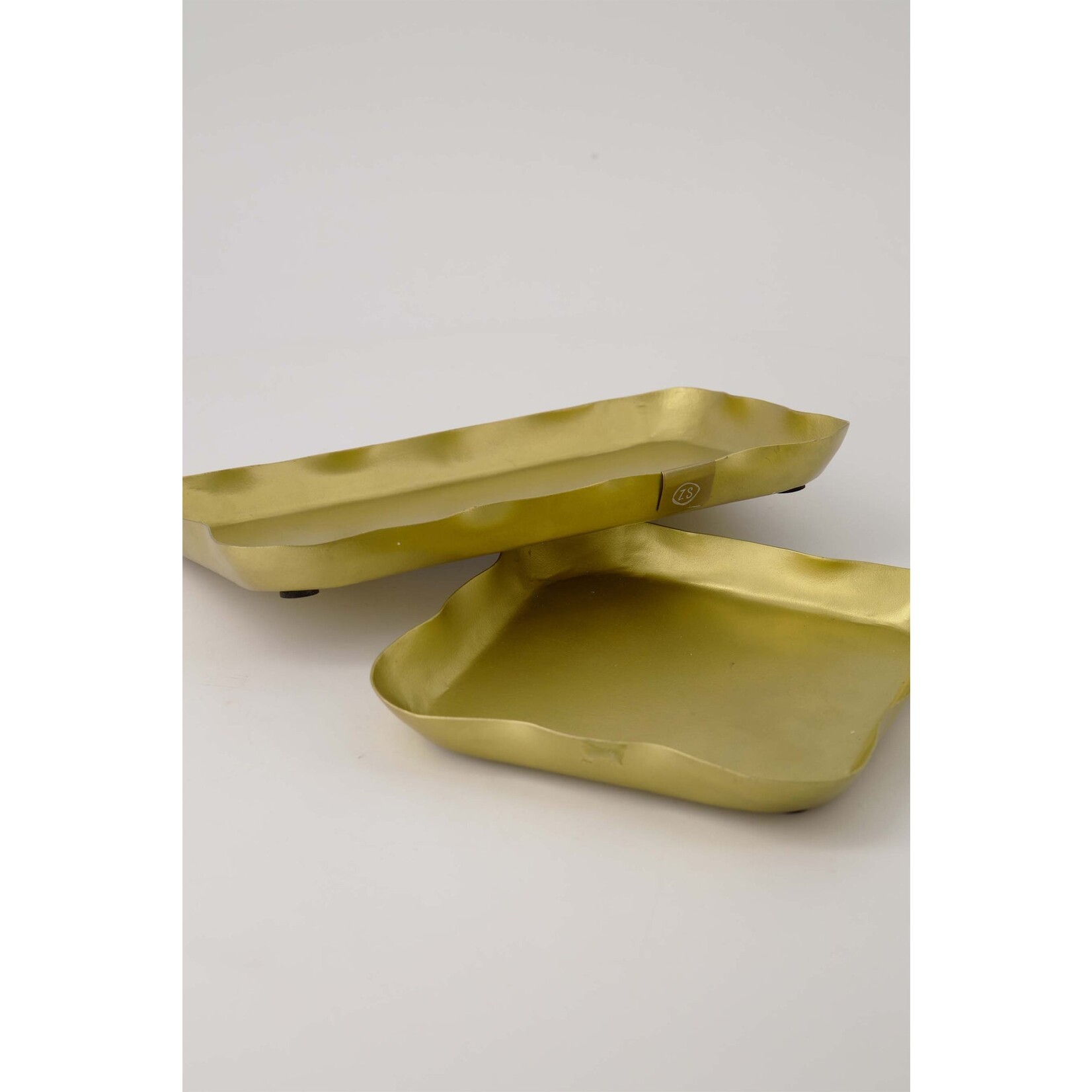 ZUSSS SERVETHOUDER  METAAL VIERKANT GOUD