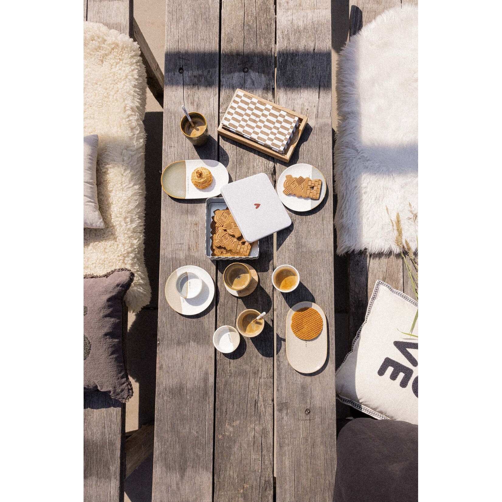 ZUSSS KUSSEN LOVE 45X45CM ZAND/ANTRACIETGRIJS