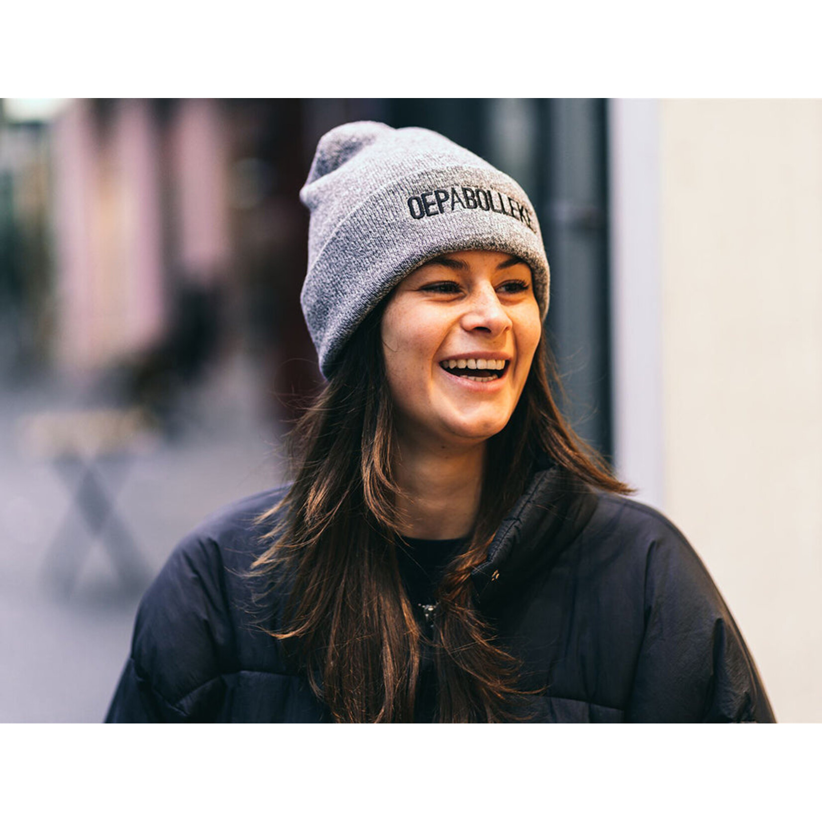 KLEIR MUTS OEPABOLLKE GRIJS