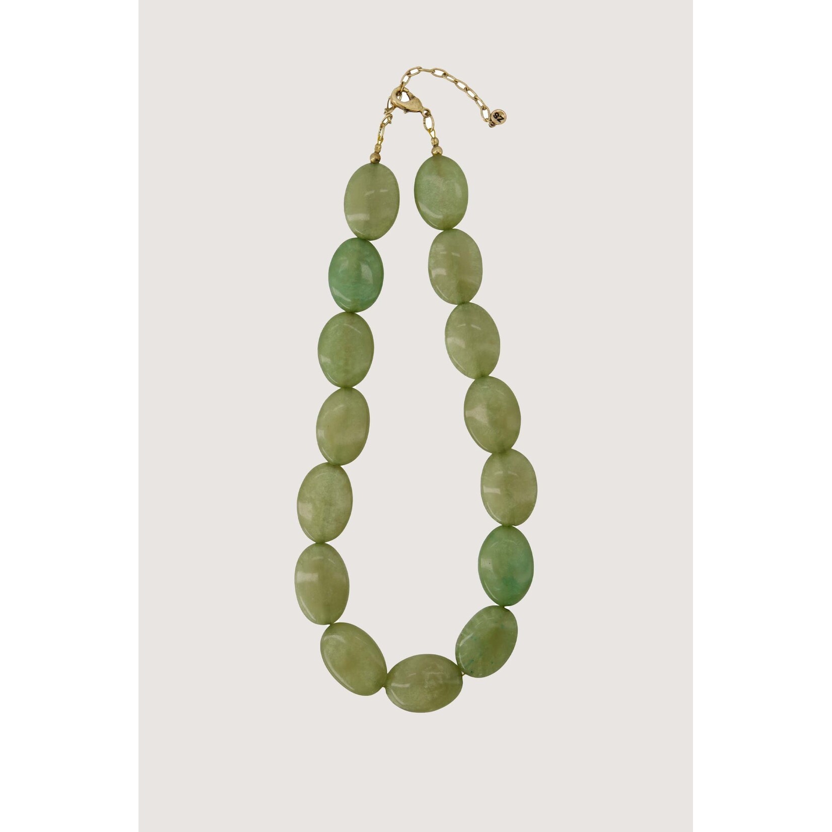 ZUSSS KETTING VAN PLATTE KRALEN OLIVE GREEN