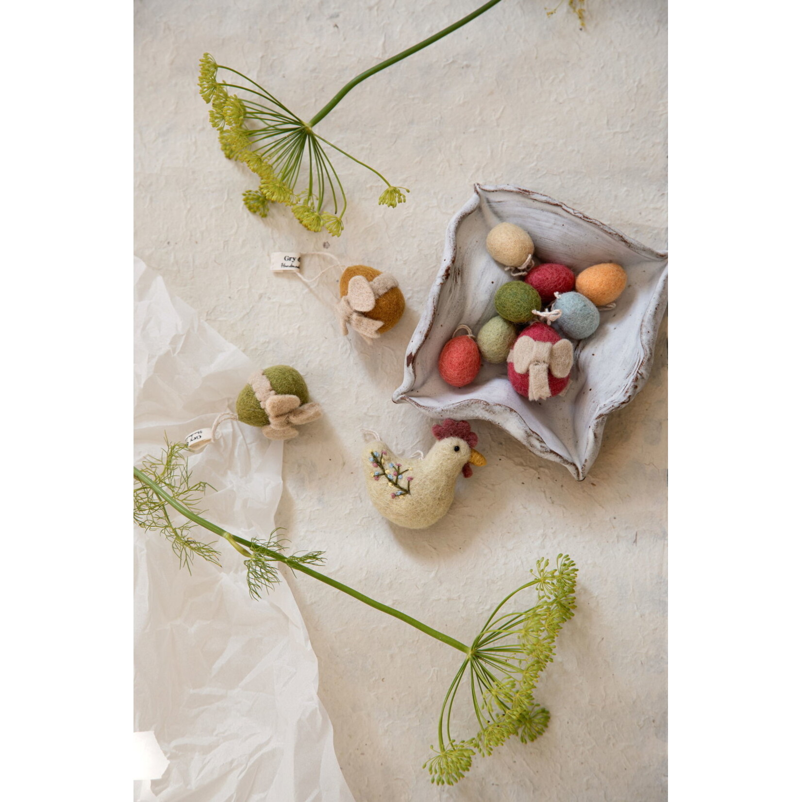 GRY & SIF Vilten Haan met borduurwerk - Geel