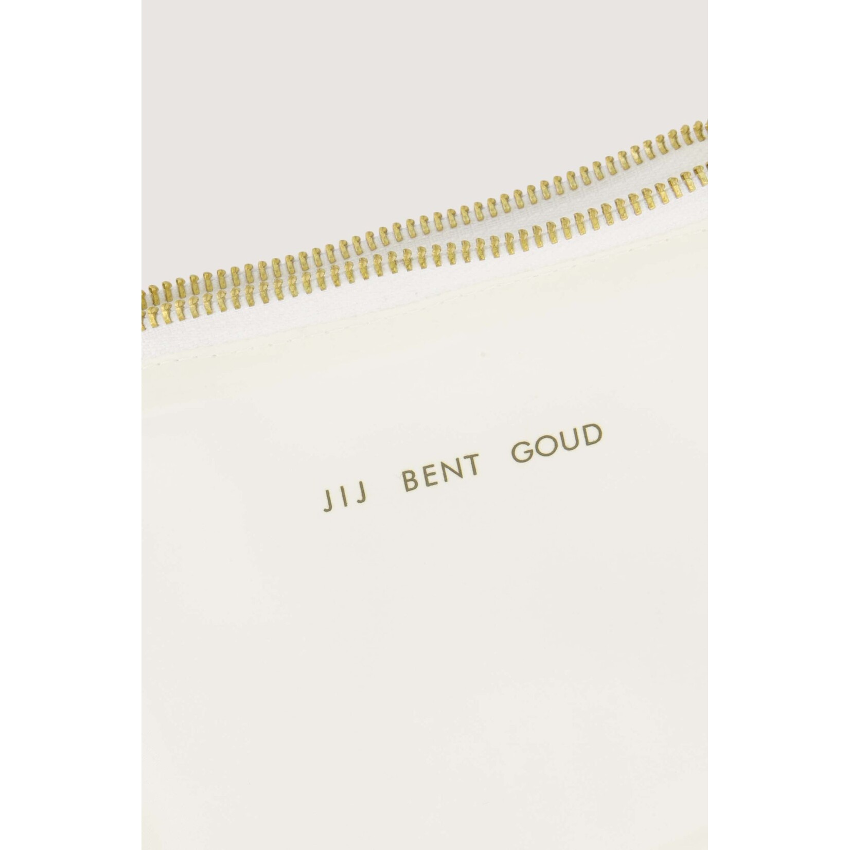 ZUSSS ETUI LIEFSTE JUF SAND