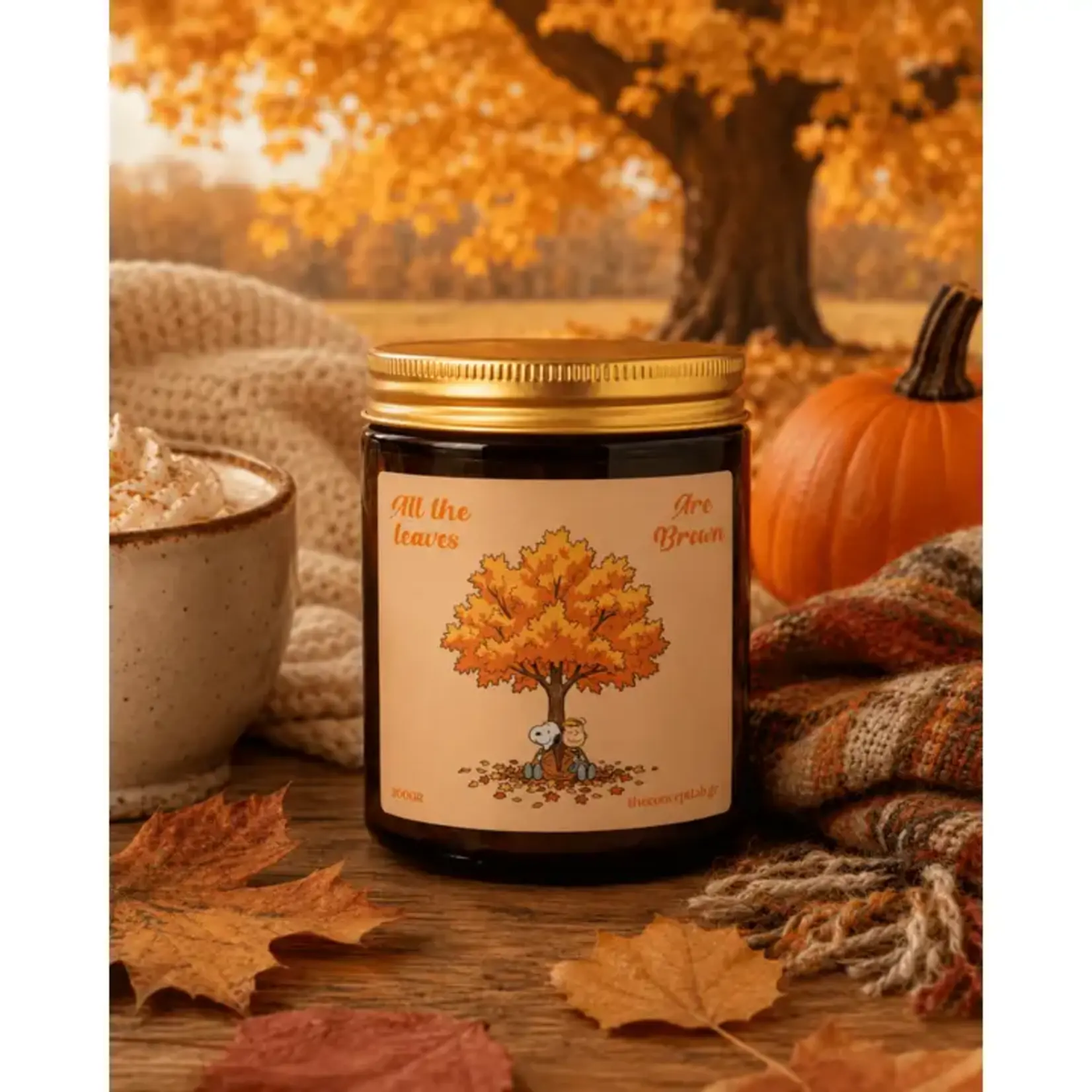 The Concept Lab The Concept Lab Snoopy Geurkaars All The Leaves Are Brown – Sweet Apple Spice