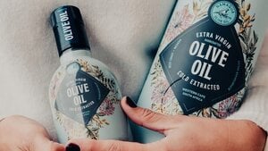 Verse Zuid-Afrikaanse olijfolie van Namaqua arriveert weer in Nederland   
