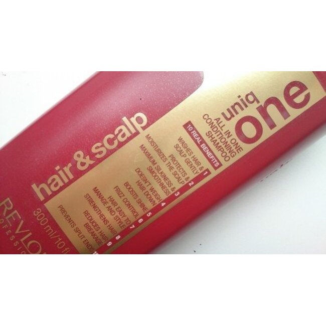 REVLON All In One Conditioning Shampoo (Rouge)