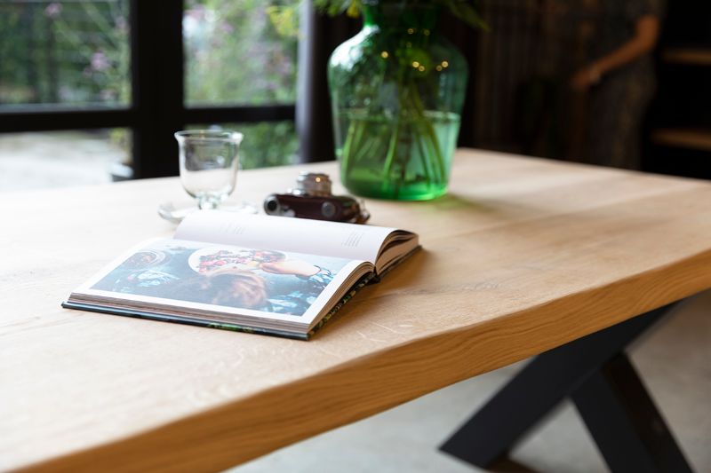 Eiken meubelen behandelen met wax of lak