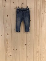 B.Nosy Jeans