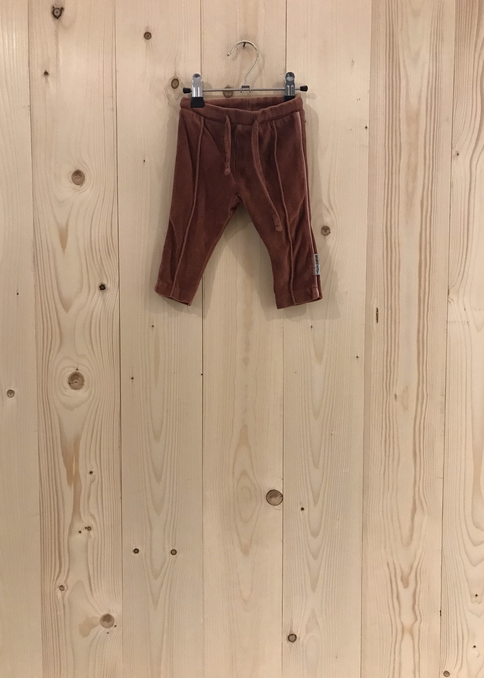 B.Nosy Broek