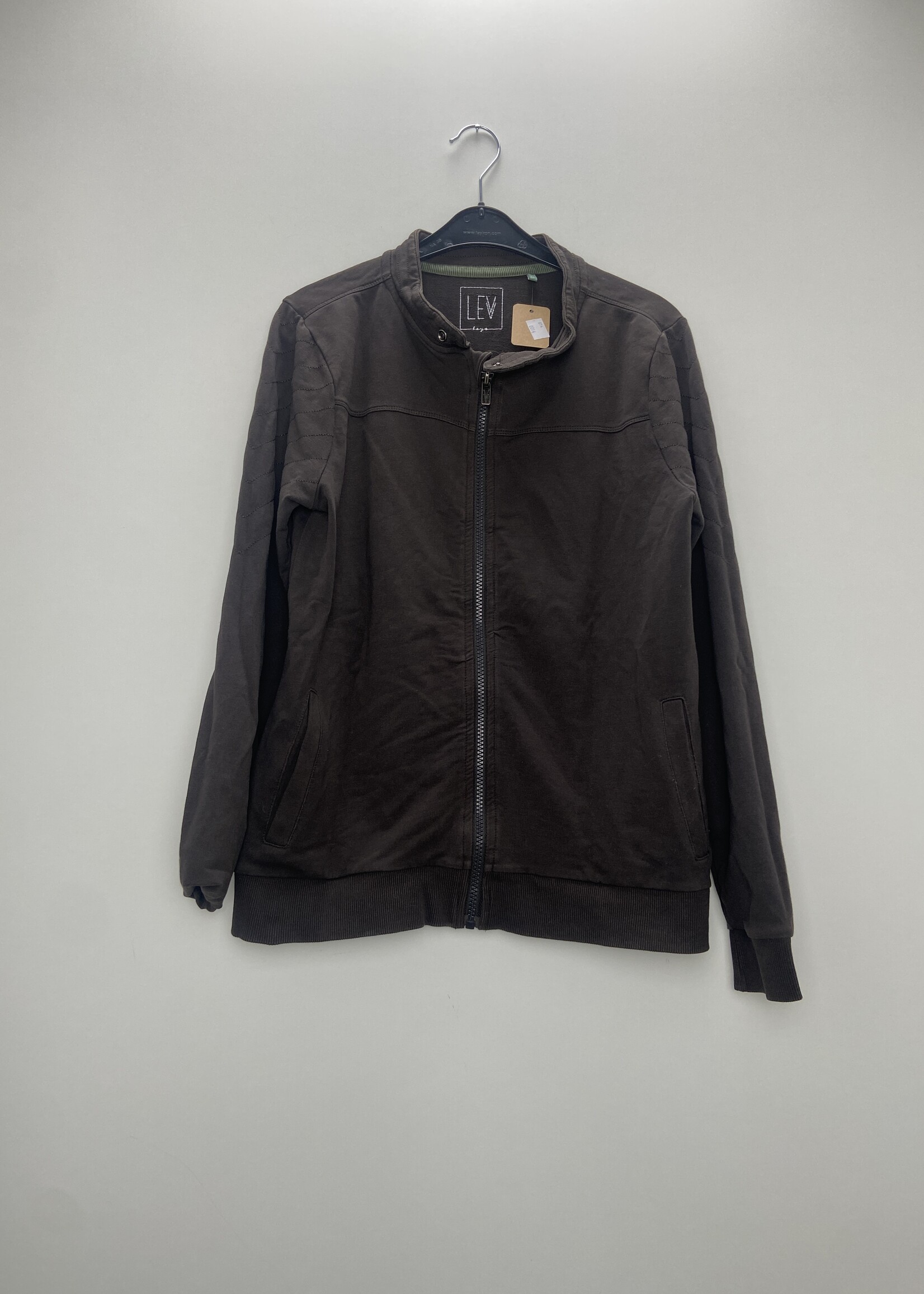 Levv Vest
