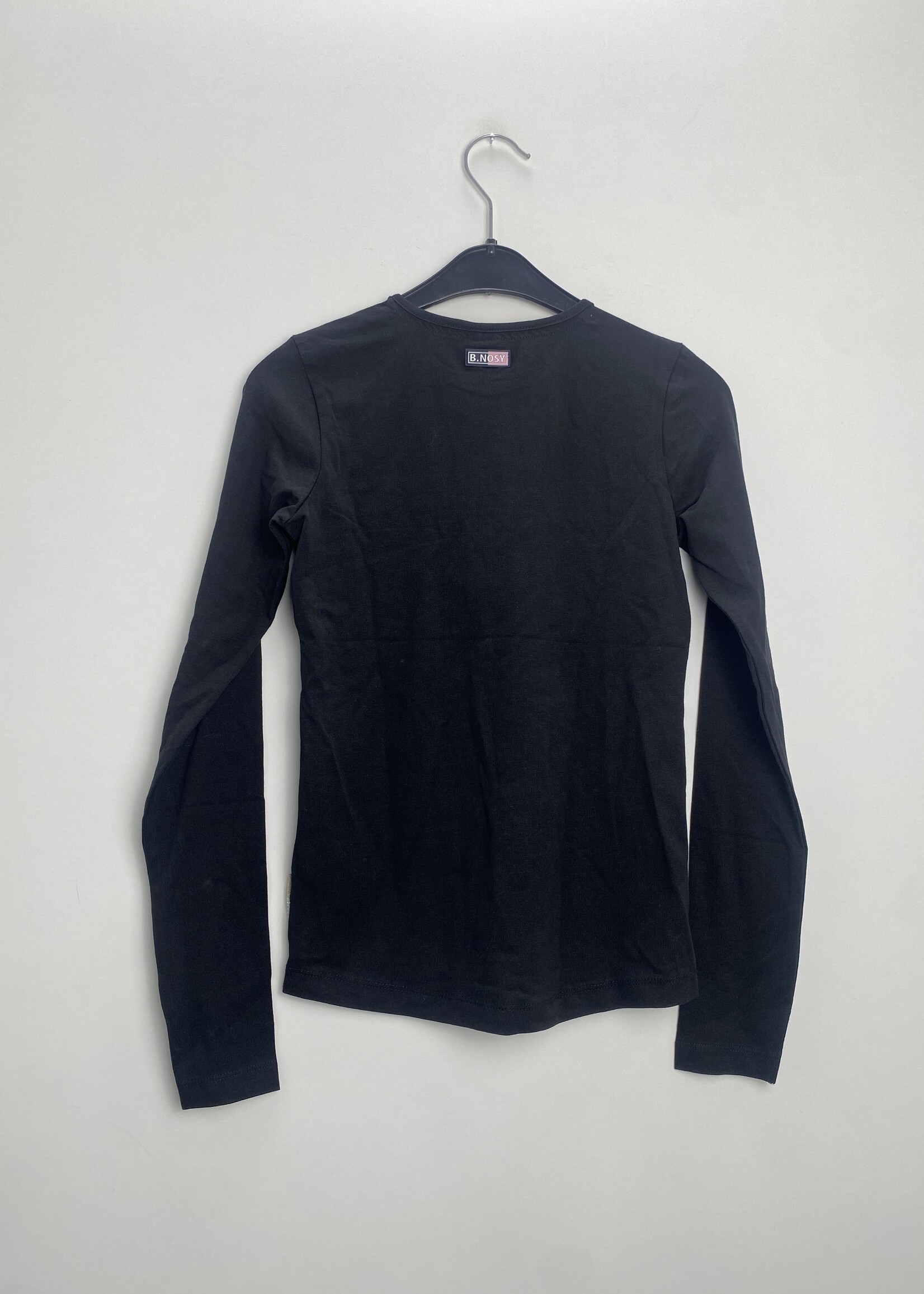 B.Nosy Longsleeve