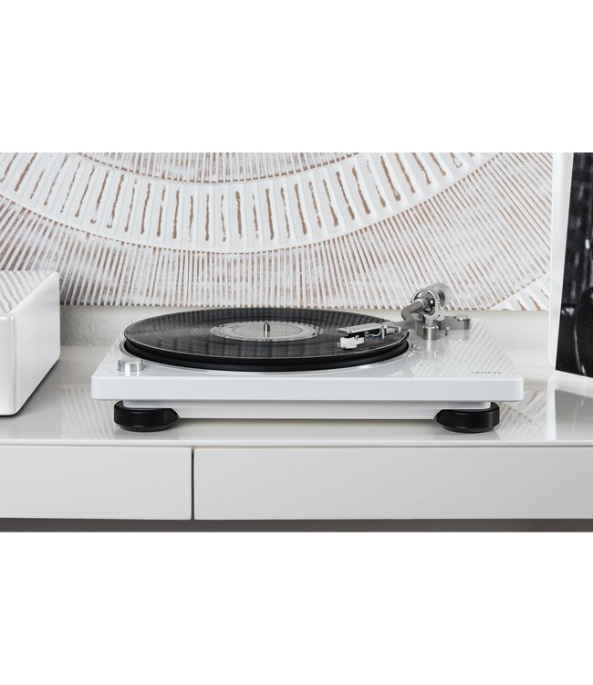 Denon DP-400: riemaandrijving platenspeler met voorgemonteerd MM-element en ingebouwde phono-equalizer