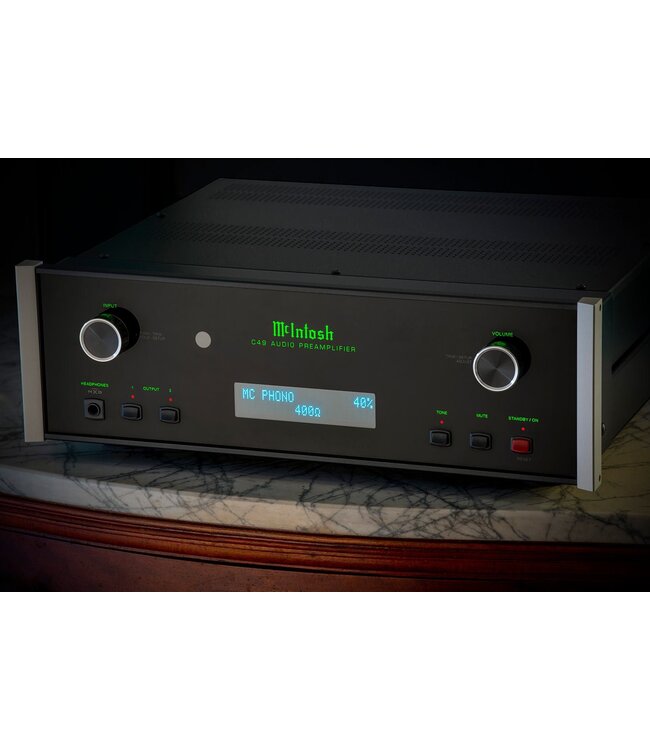 McIntosh C49 - Stereo Voorversterker met DAC, phono en uitgebreide aansluitingen
