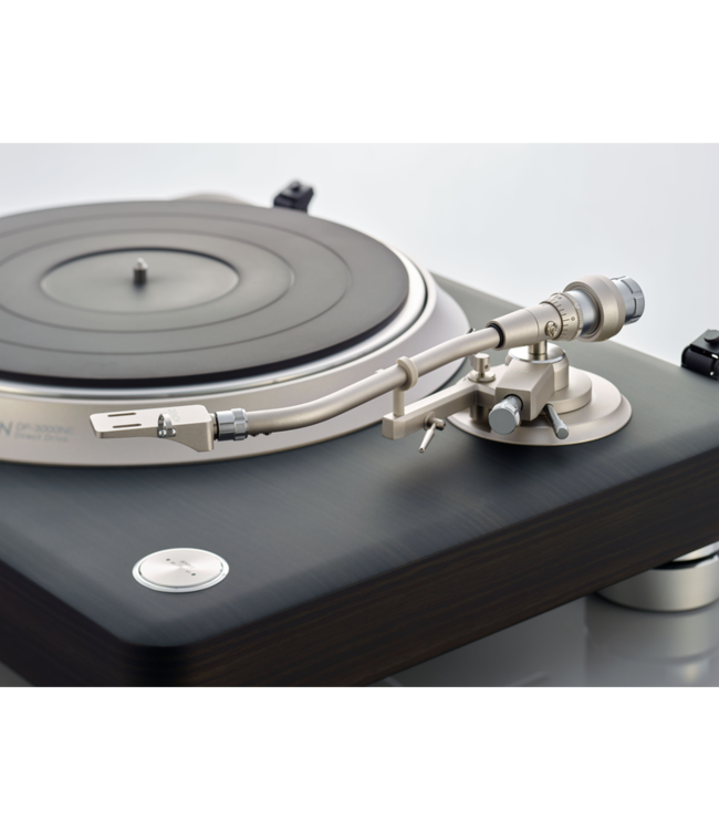 Denon DP-3000NE: direct-drive platenspeler met 305mm aluminium plateau en S-vormige toonarm