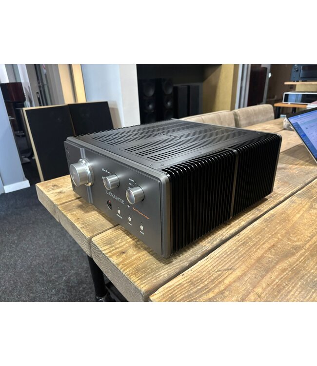 Riviera Audio Laboratories Levante AB - Geintegreerde Versterker