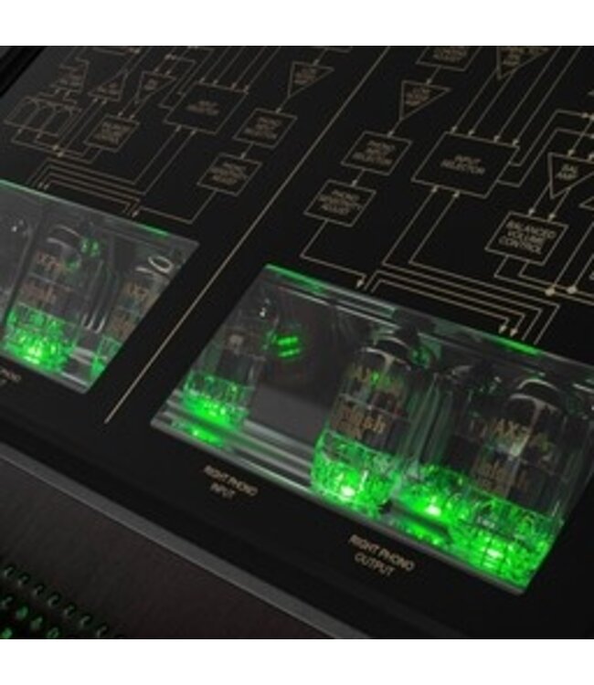 McIntosh C12000 voorversterker – dual chassis high-end preamplifier met buizen en solid-state