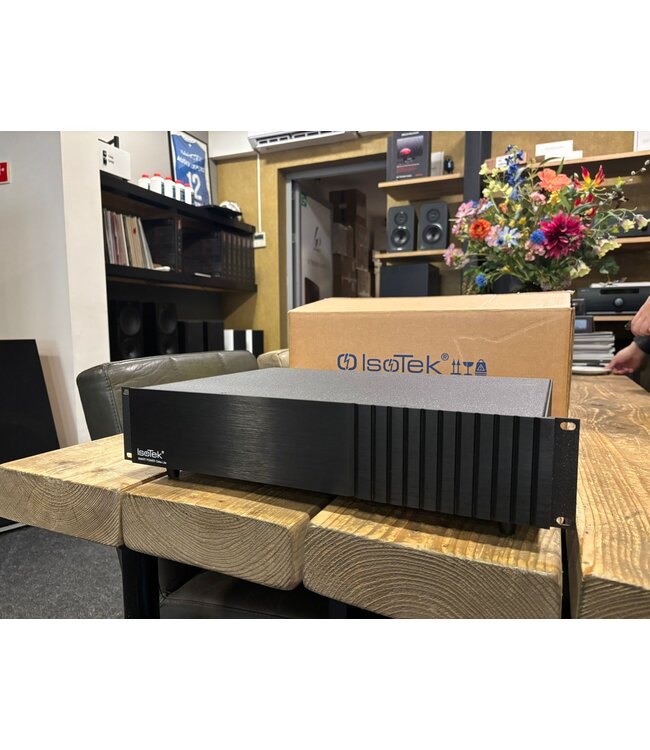 IsoTek Delta Smart - Programmeerbaar Stroombeheer