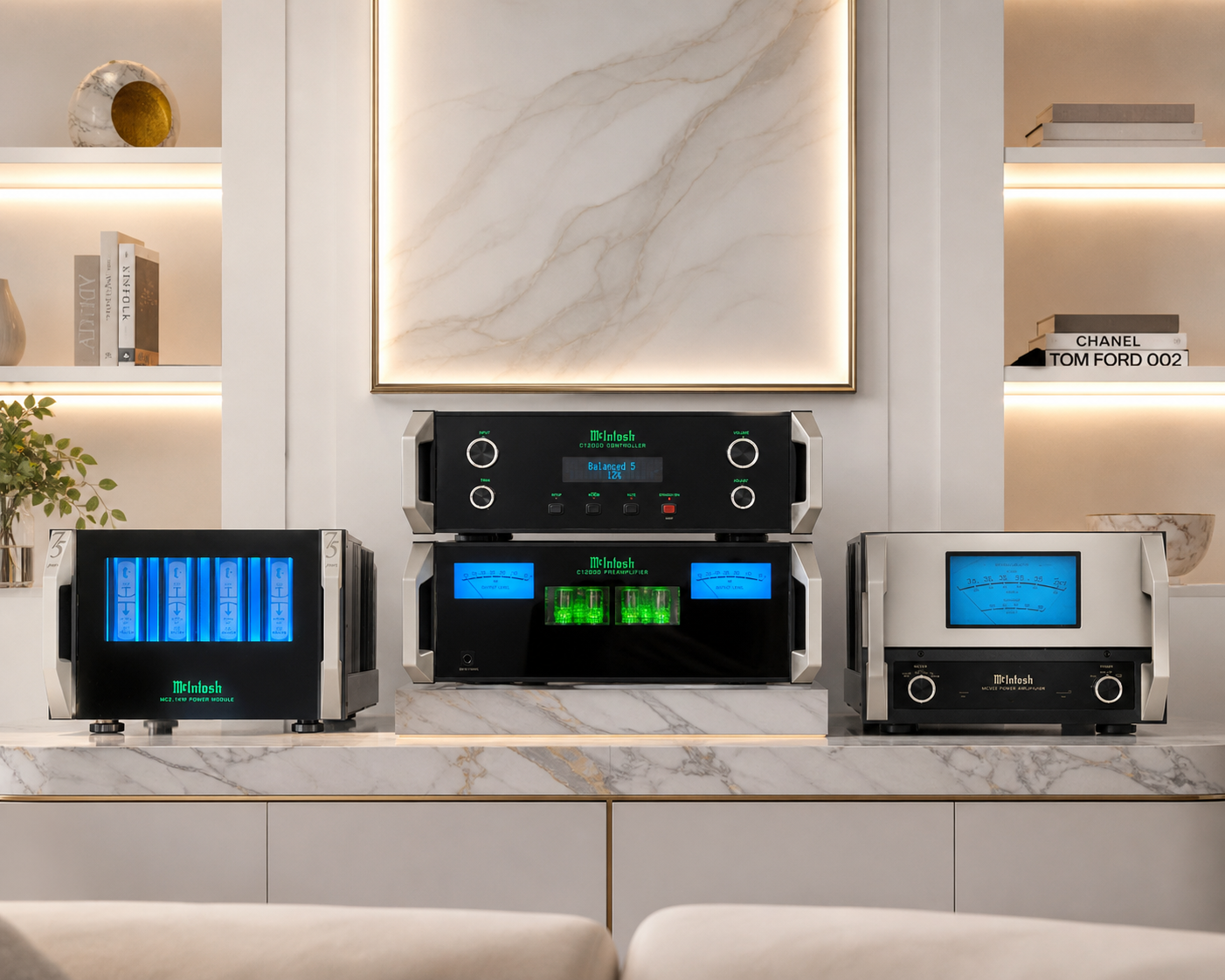 Luxe high-end McIntosh audio opstelling met versterkers in moderne design omgeving