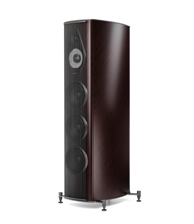 Sonus faber Olympica G3 V: flagship 3-weg vloerstaande luidspreker met 1,1-inch Damped Apex Dome-tweeter, 6,5-inch Camelia-midrange met stofvering, drie 6,5-inch woofers, Phase Coherence Crossover met IFF Paracross Topology en 45-graden herringbone fineer