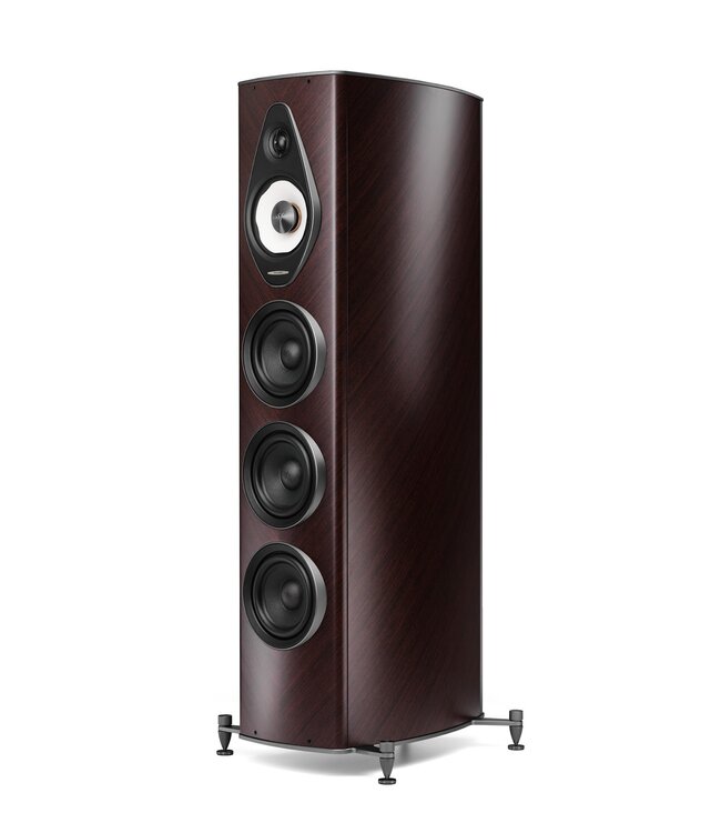 Sonus faber Olympica G3 V: flagship 3-weg vloerstaande luidspreker met 1,1-inch Damped Apex Dome-tweeter, 6,5-inch Camelia-midrange met stofvering, drie 6,5-inch woofers, Phase Coherence Crossover met IFF Paracross Topology en 45-graden herringbone fineer