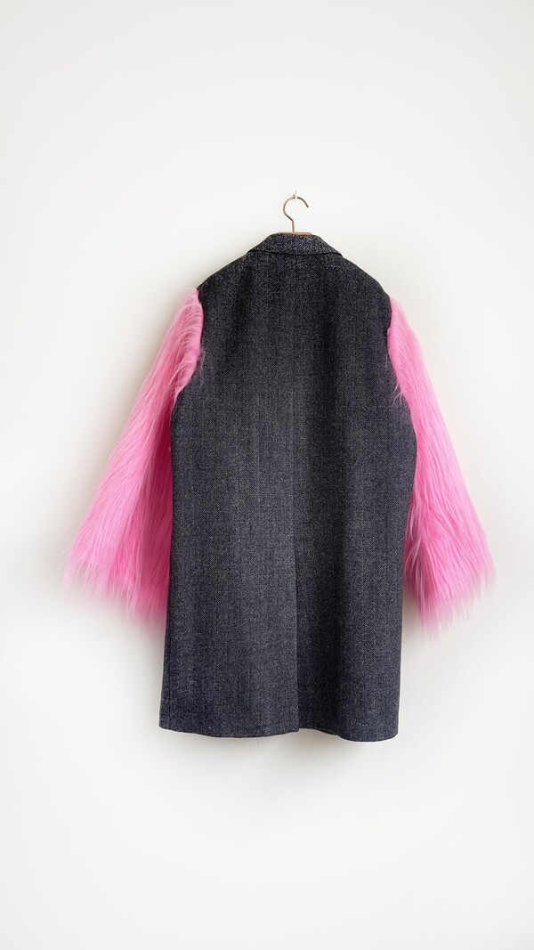 MM Fluffy Long Coat Grey Pink M/L