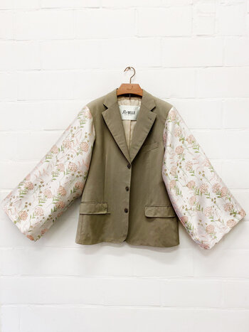 Rebelle Kimono Blazer Taupe White Rose Flowers M/L