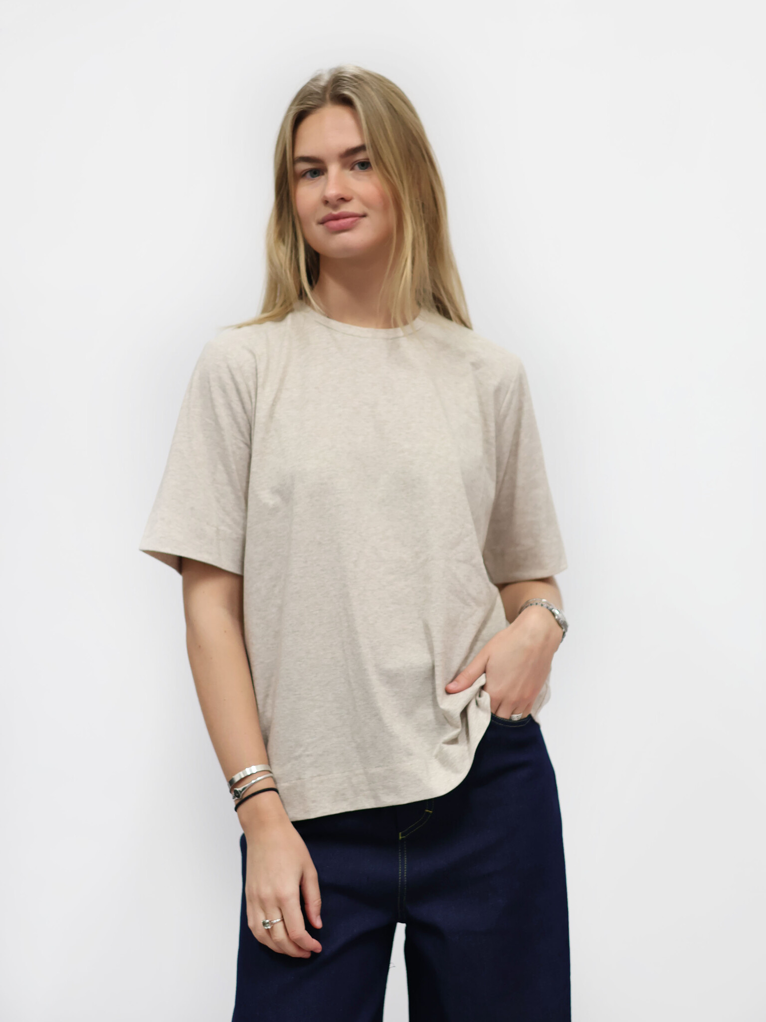 IN WEAR Utal W Base Boxy T-shirt Mel Beige