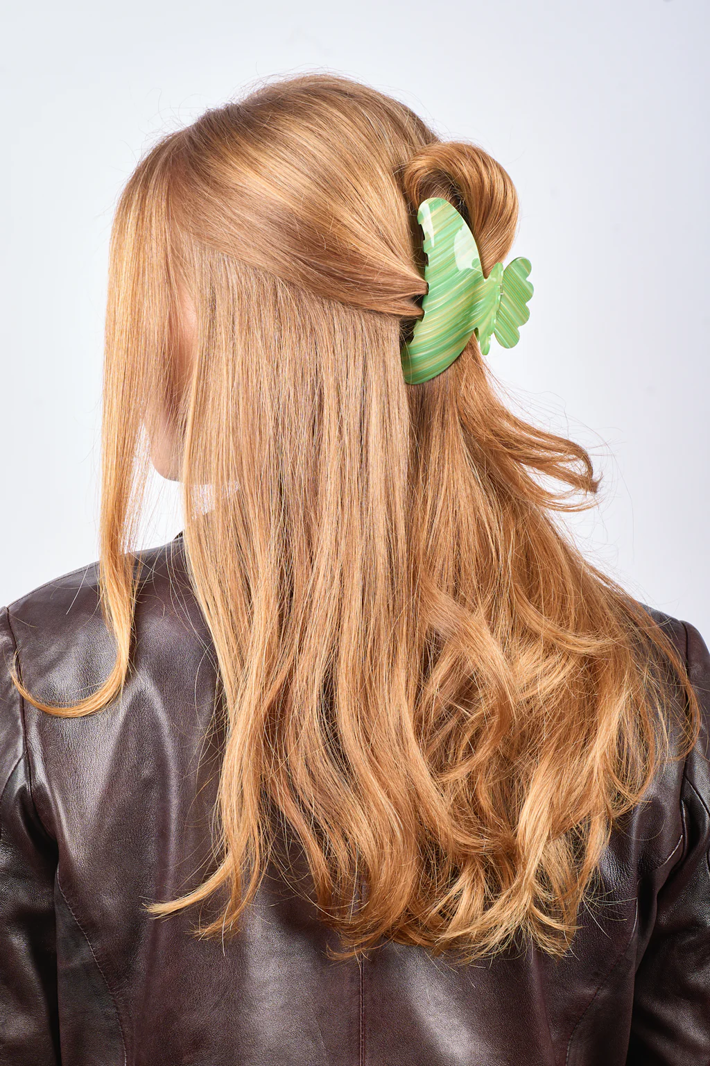 SUI AVA Helle Flash Grote Haarclip Groen