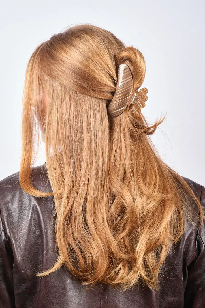 SUI AVA Helle Flash Grote Haarclip Goudbruin