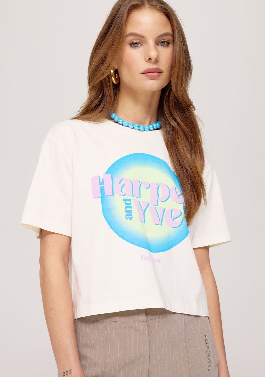 HARPER & YVE Hotstuff Ecru Cropped T-Shirt
