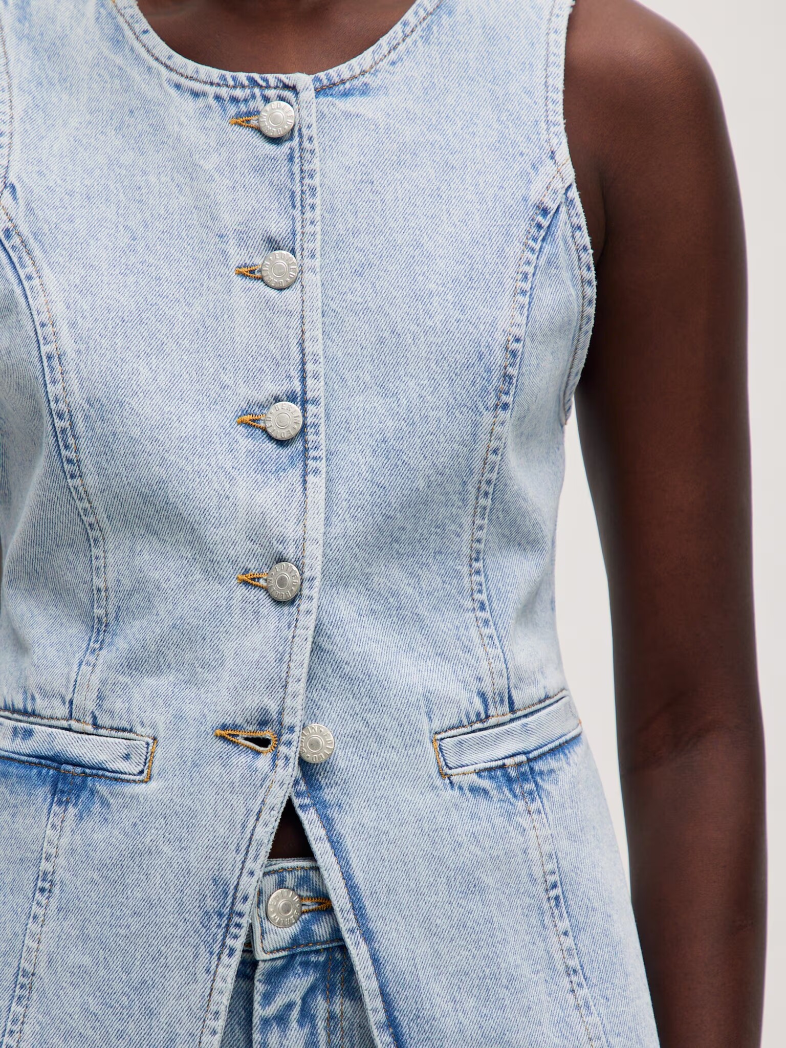 EDITED Lyla Denim Vest Lichtblauw