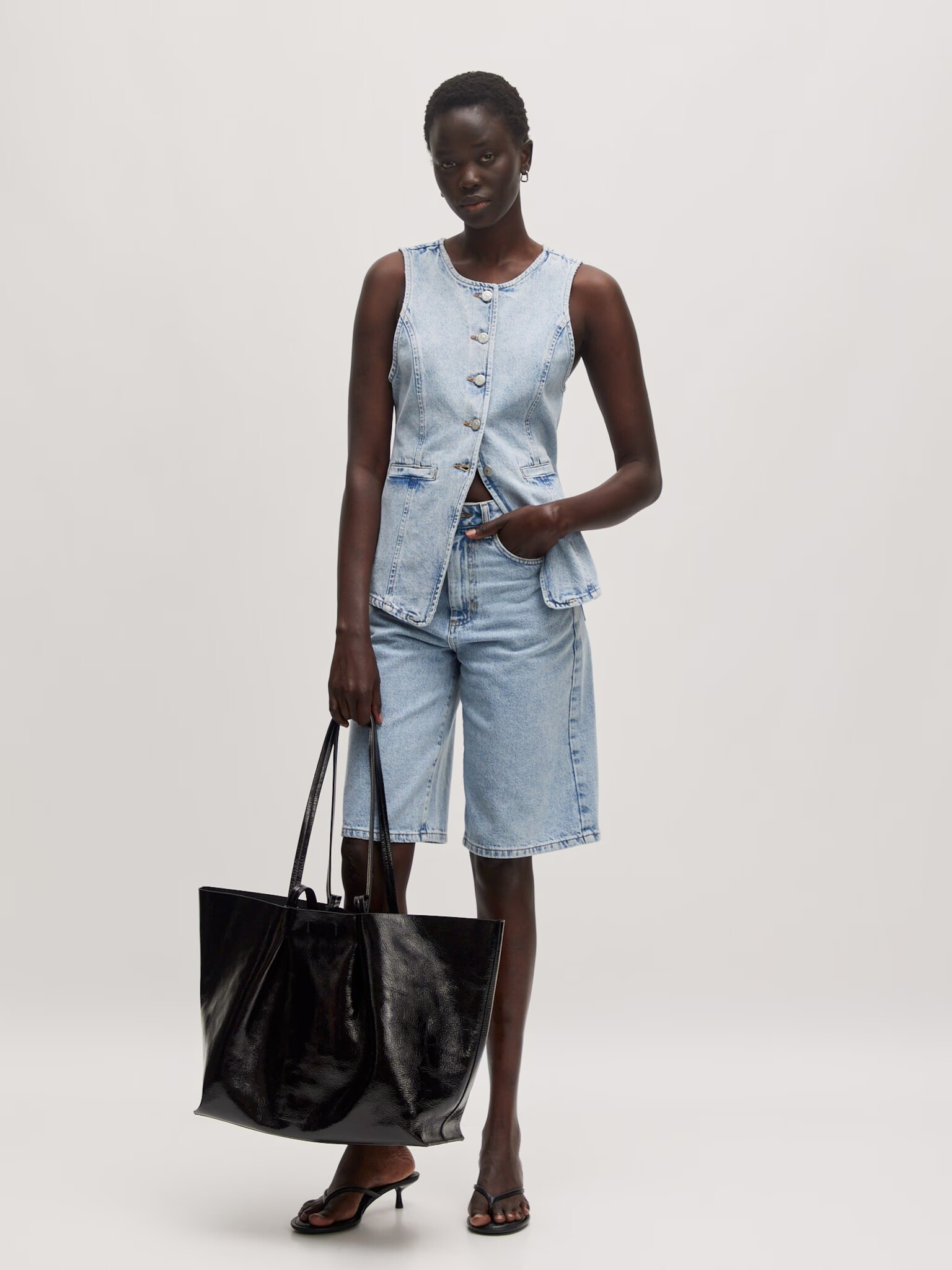 EDITED Lyla Denim Vest Lichtblauw