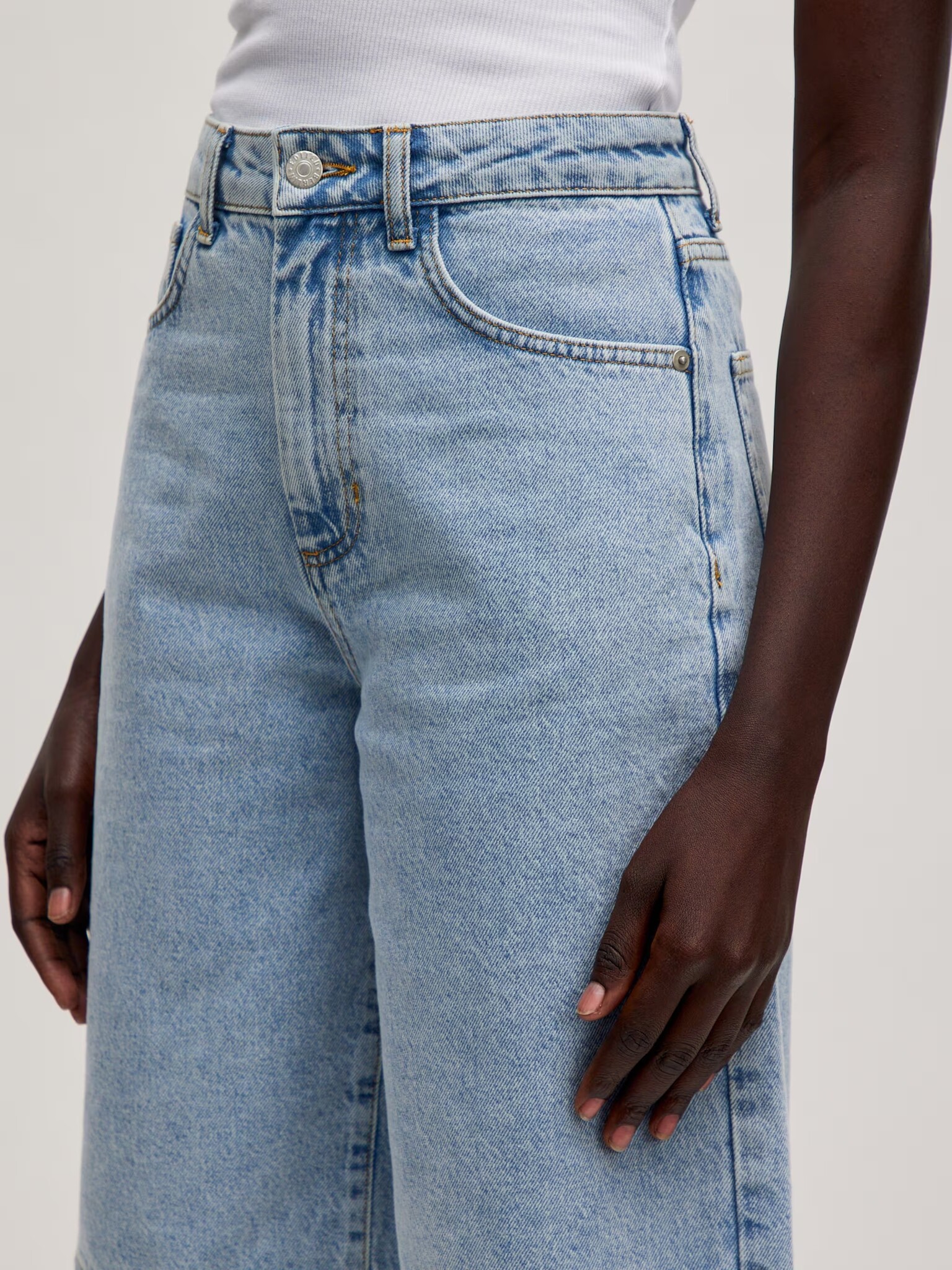 EDITED Addison Denim Short Light Blue