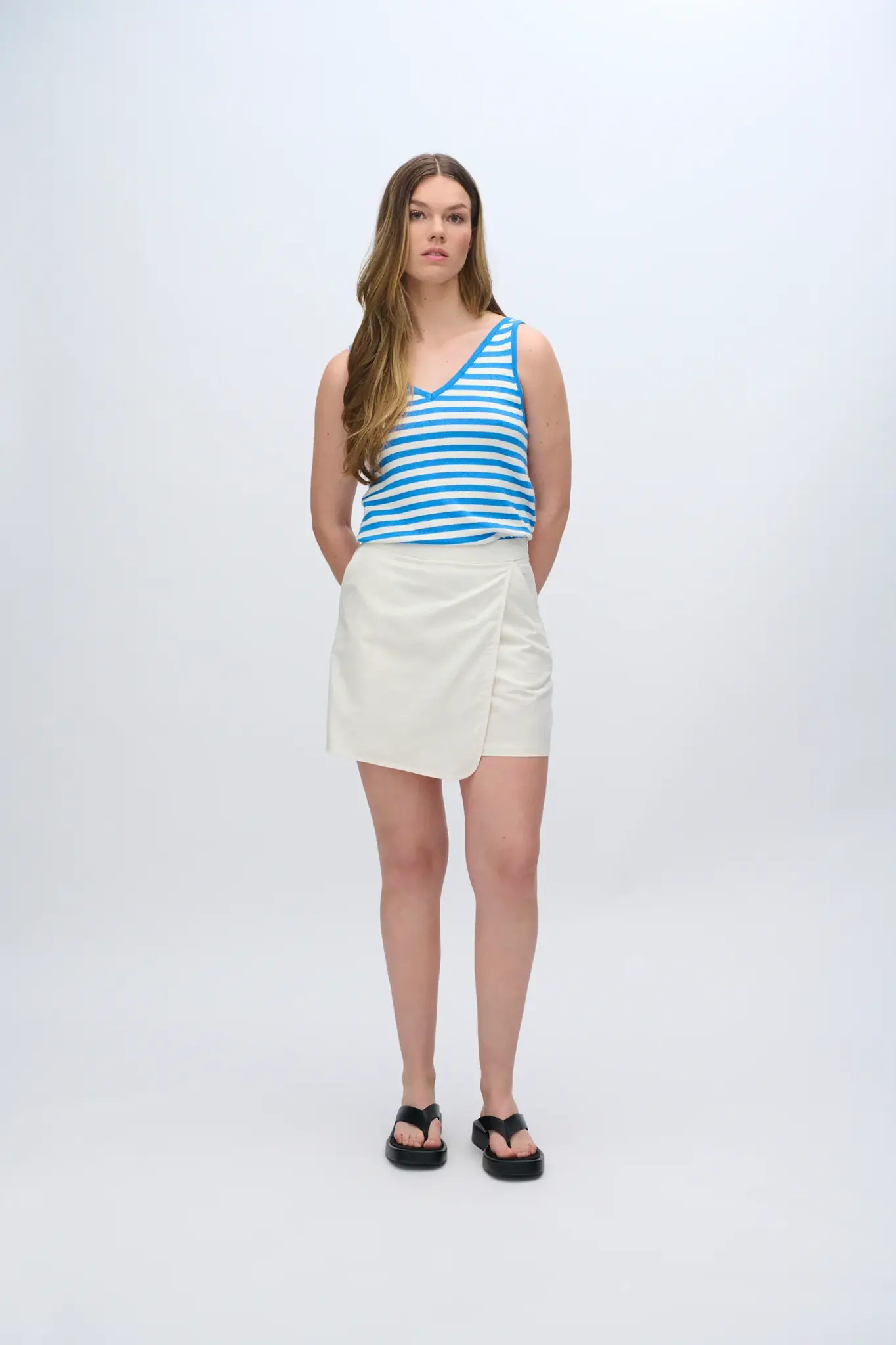 MOVES Lanelle skort in linen blend - Castle Wall