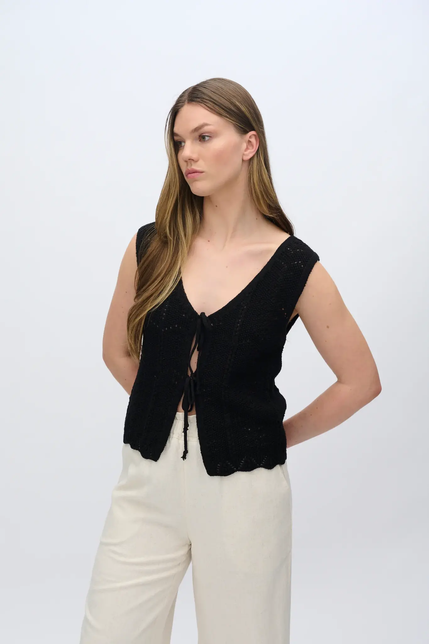 MOVES Daphne knit vest - Black
